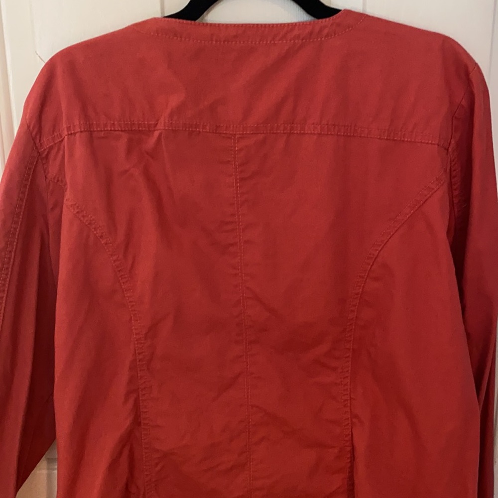 Zip up jacket. - Picture 8 of 9